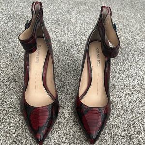 Gianni Bini Red/black heels with strap